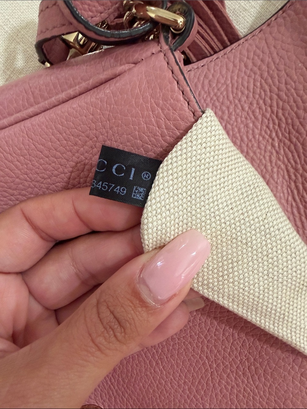 Gucci Pink Soho Crossbody with Tassel - Picture 13 of 15